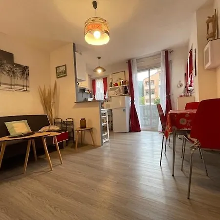 Holiday home F2 Avec Balcon, Parking Et Equipements Complets A - Fr-1-703-176