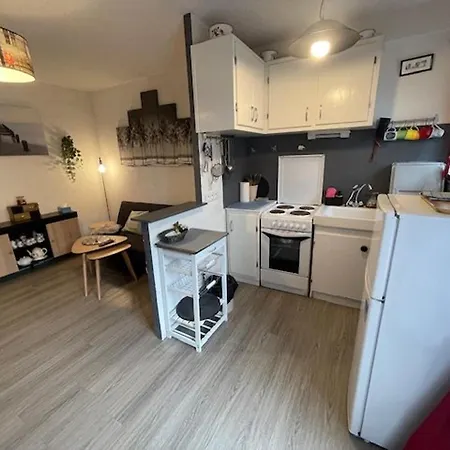 F2 Avec Balcon, Parking Et Equipements Complets A - Fr-1-703-176 Holiday home *